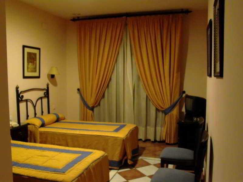 Hotel Calderon Cenes De La Vega Exterior foto
